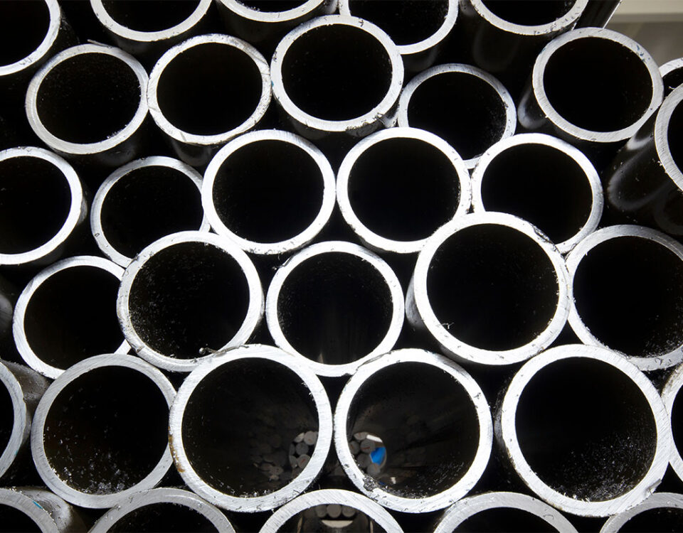 Difference Between Stainless Steel and Carbon Steel Pipe Fittings